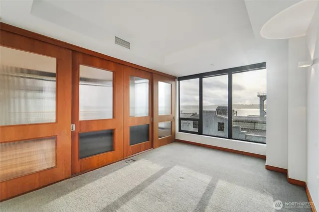 $4,650 | 2716 Elliott Avenue, Unit 802, Seattle, WA 98121