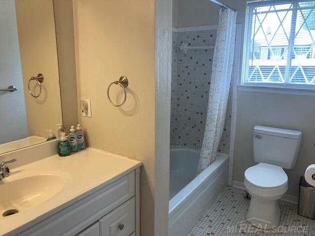 29217 Hayes Road, Unit 2 Warren, MI 48088 - Photo 12 of 26