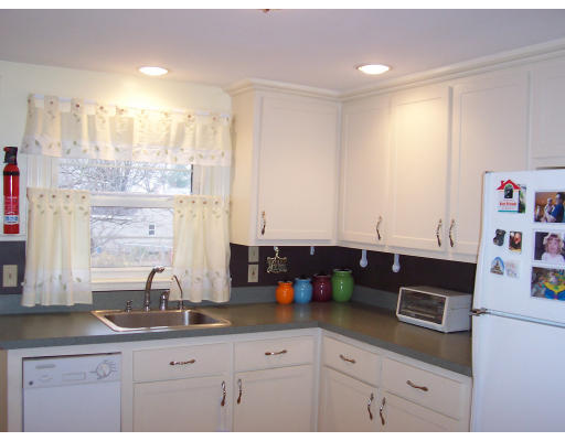 36 Potter Road Waltham, MA 02453 - Photo 6 of 14 Gallery Image 6