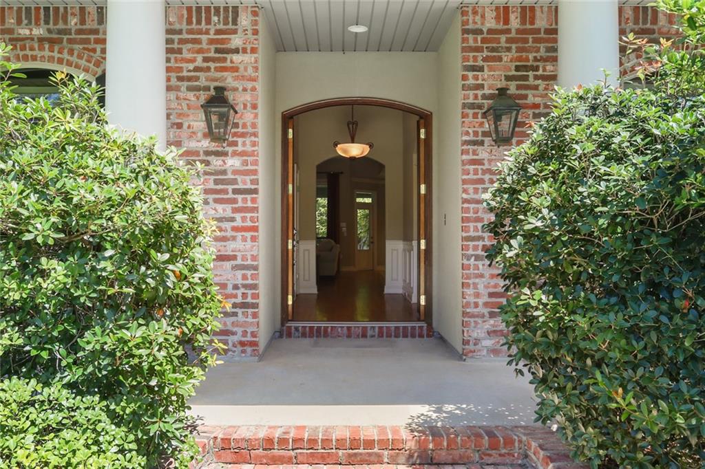 1043 Tallowtree Drive Mandeville, LA 70448 - Photo 5 of 50