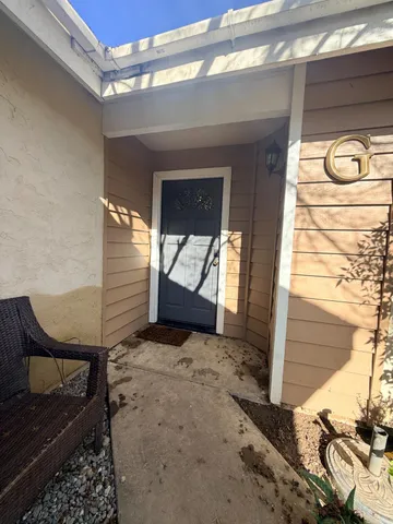 $299,900 | 1338 East Castlecrest Avenue, Visalia, CA 93292