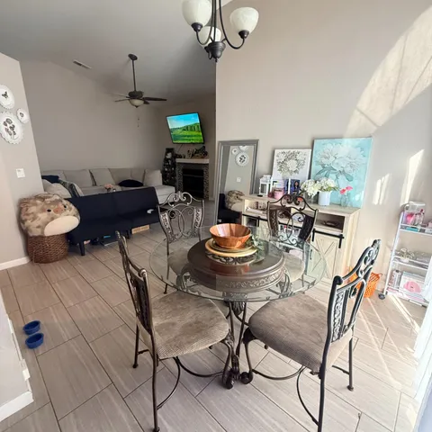 $299,900 | 1338 East Castlecrest Avenue, Visalia, CA 93292