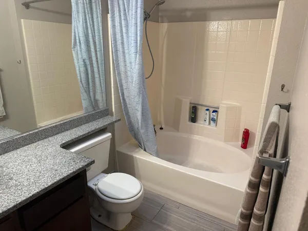 $284,900 | 1338 East Castlecrest Avenue, Visalia, CA 93292