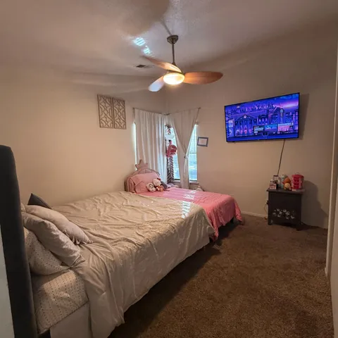 $299,900 | 1338 East Castlecrest Avenue, Visalia, CA 93292