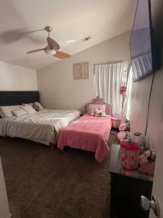 $284,900 | 1338 East Castlecrest Avenue, Visalia, CA 93292