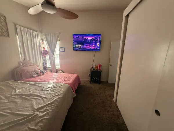 $284,900 | 1338 East Castlecrest Avenue, Visalia, CA 93292