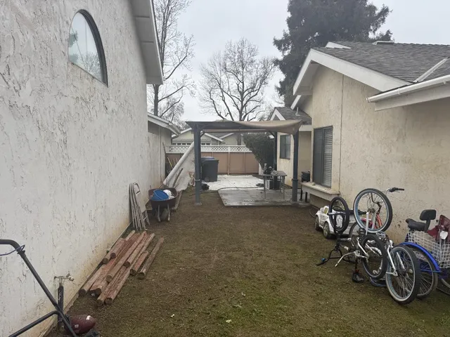 $299,900 | 1338 East Castlecrest Avenue, Visalia, CA 93292