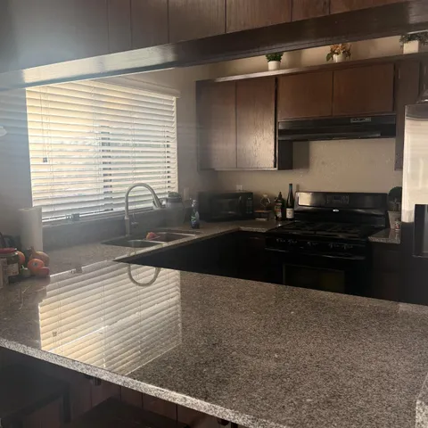 $299,900 | 1338 East Castlecrest Avenue, Visalia, CA 93292