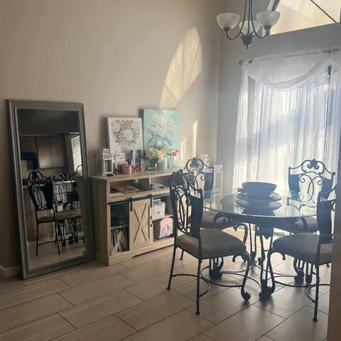 $299,900 | 1338 East Castlecrest Avenue, Visalia, CA 93292