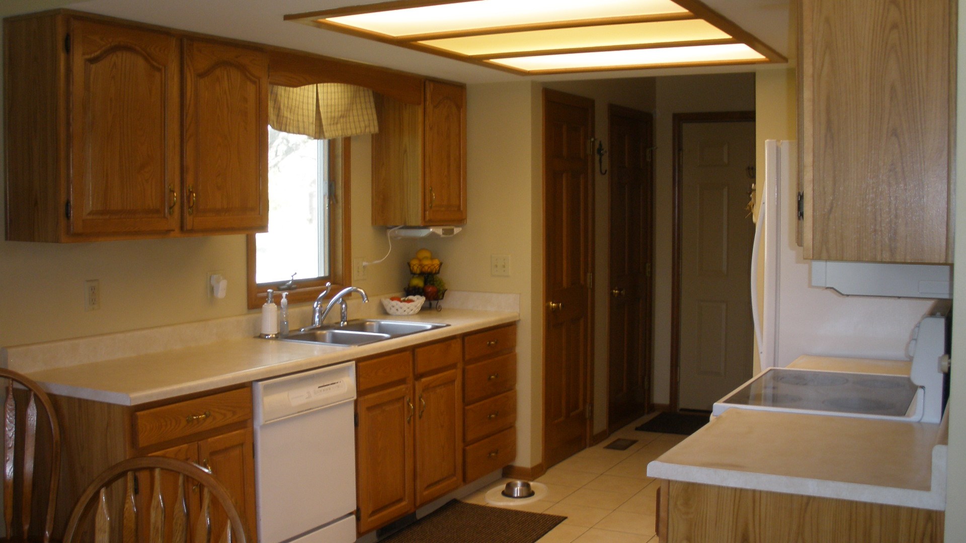 520 Ridge Hill Place Fort Wayne, IN 46804 - Photo 4 of 25