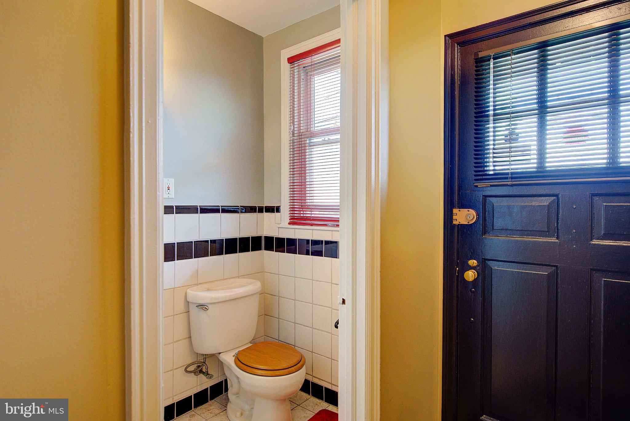 834 Vernon Road Philadelphia, PA 19119 - Photo 10 of 41 Powder room