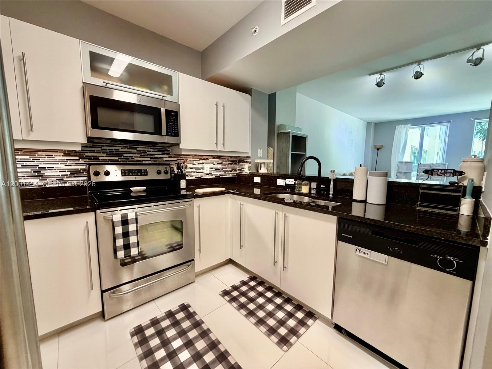 7355 Southwest 89th Street, Unit 526N Miami, FL 33156 - Photo 7 of 34