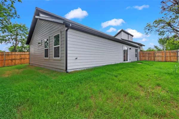 $1,700 | 1905 Gordon Street, Greenville, TX 75401