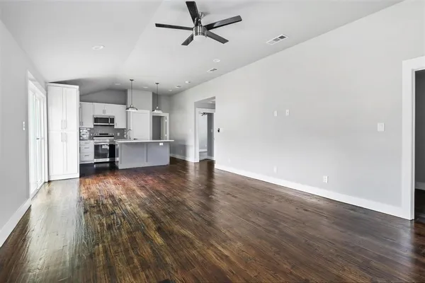 $1,700 | 1905 Gordon Street, Greenville, TX 75401