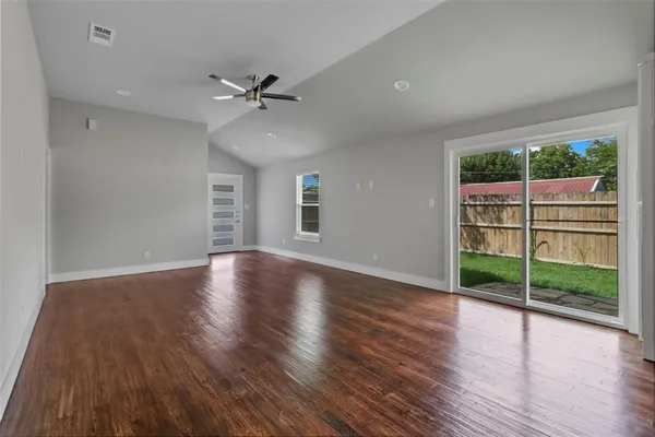 $1,700 | 1905 Gordon Street, Greenville, TX 75401