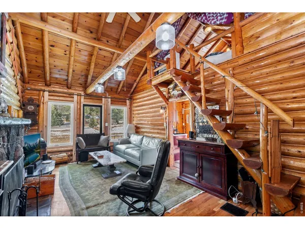 $1,685,000 | 818 Riverside Drive, Lyons, CO 80540
