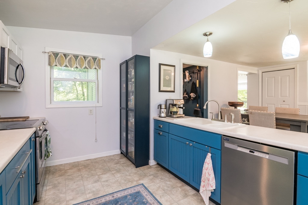 44 Linseed Road Hatfield, MA 01088 - Photo 8 of 37