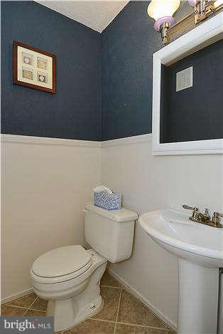 2010 Winged Foot Court Reston, VA 20191 - Photo 21 of 30 Powder Room LL