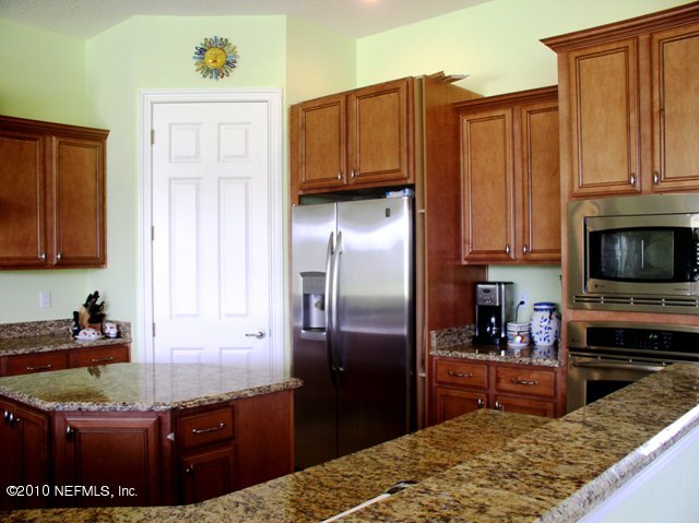 2571 Woodgrove Road Fleming Island, FL 32003 - Photo 3 of 36 Kitchen w/Island & Double ConvectionOven