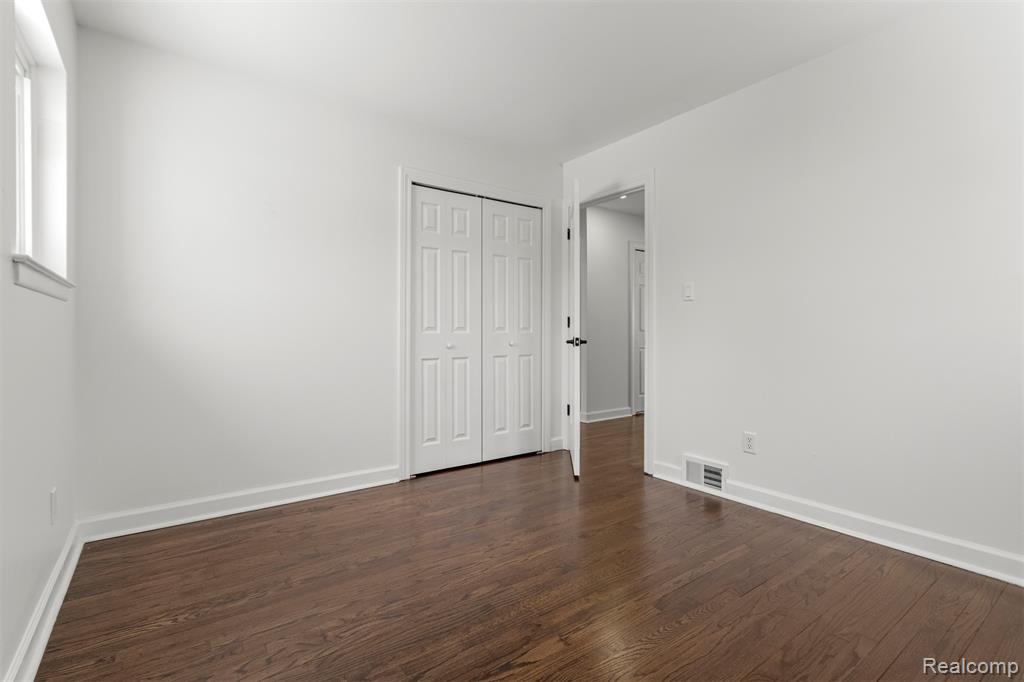 8932 Wormer Redford, MI 48239 - Photo 23 of 36