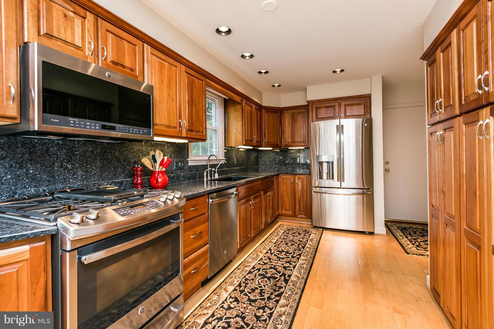 1215 Temfield Road Baltimore, MD 21286 - Photo 4 of 21 Kitchen