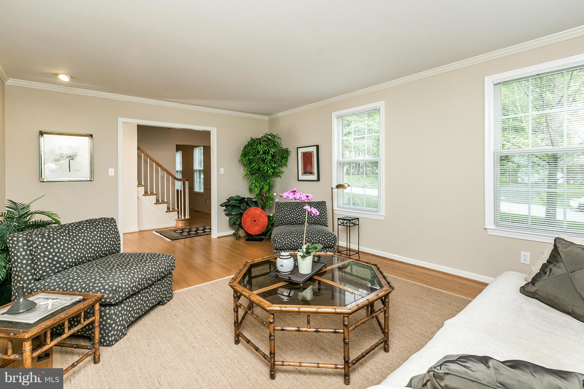 1215 Temfield Road Baltimore, MD 21286 - Photo 7 of 21 Living Room