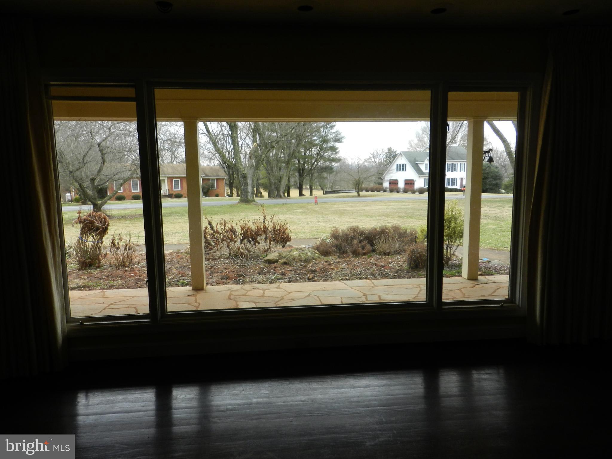 11439 Fox Hill Road Culpeper, VA 22701 - Photo 4 of 25 Large picture window in Living Room