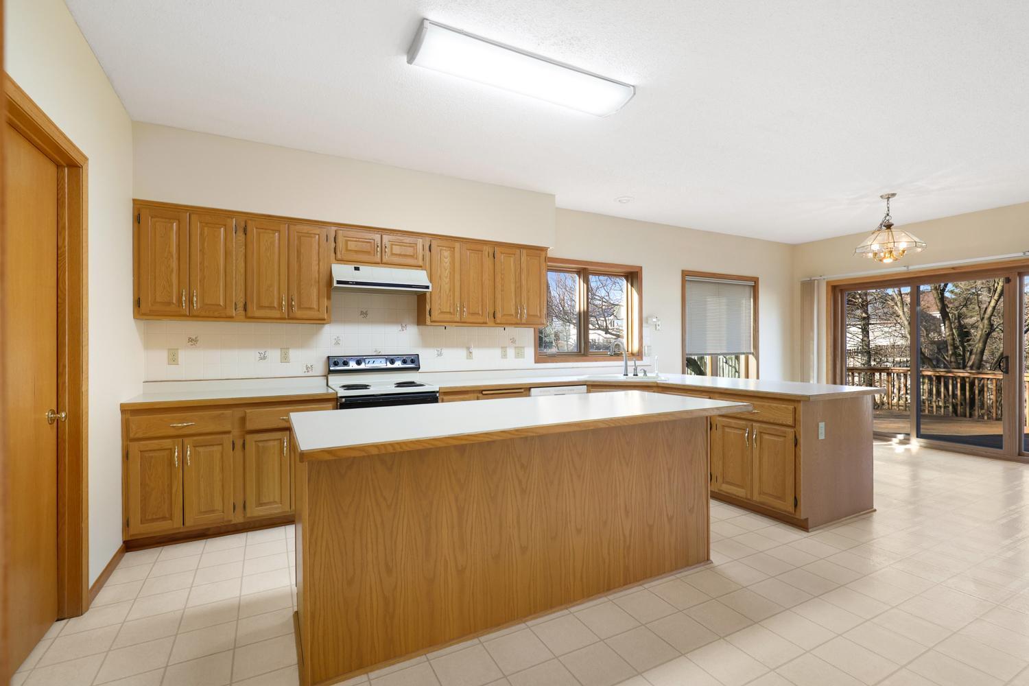 9032 McGuffey Road Eden Prairie, MN 55347 - Photo 7 of 35