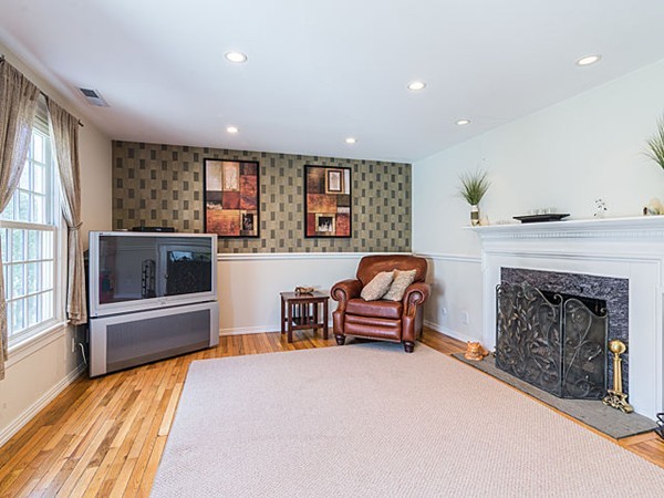 121 Jericho Road, Unit 121 Weston, MA 02493 - Photo 8 of 17 Gallery Image 8