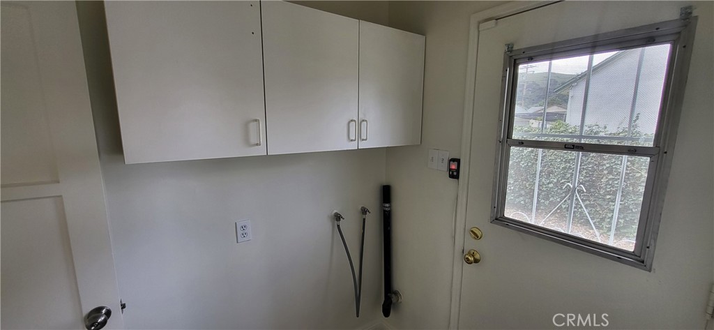 1776 Fleming Street Pomona, CA 91766 - Photo 19 of 24 Laundry room