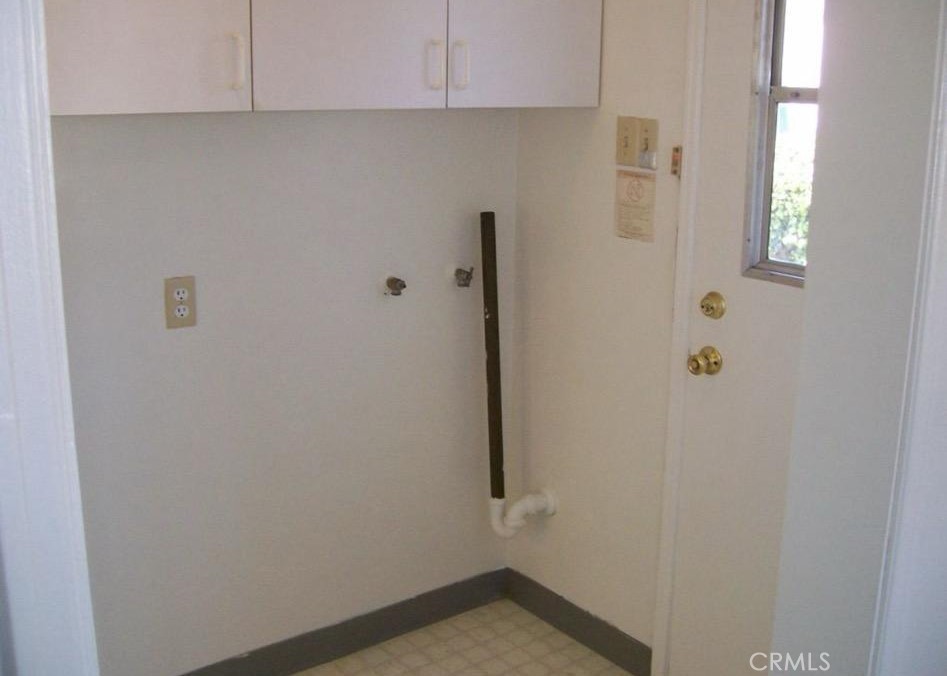 1776 Fleming Street Pomona, CA 91766 - Photo 20 of 24 Washer hookup
