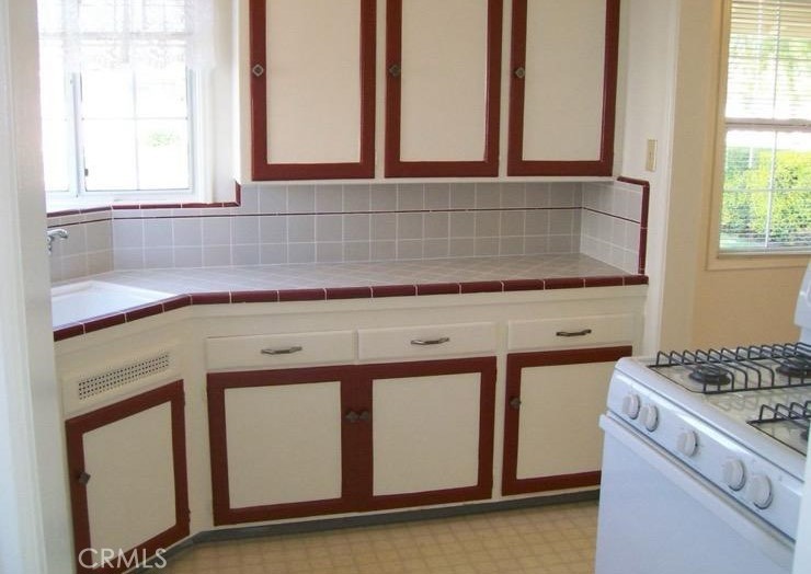 1776 Fleming Street Pomona, CA 91766 - Photo 8 of 24 Kitchen