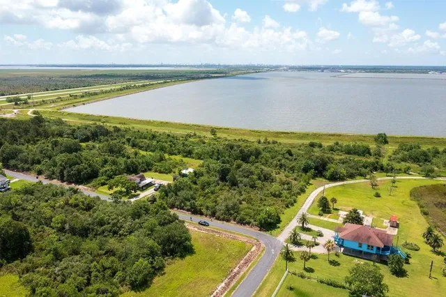 a view of a swimming pool and lake view
