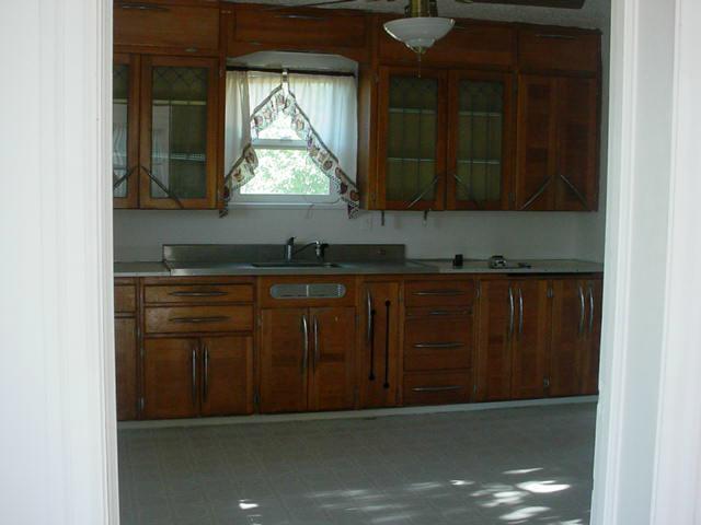 Nna Pongala Road Tieton, WA 98947 - Photo 4 of 9 a kitchen with a sink and a window