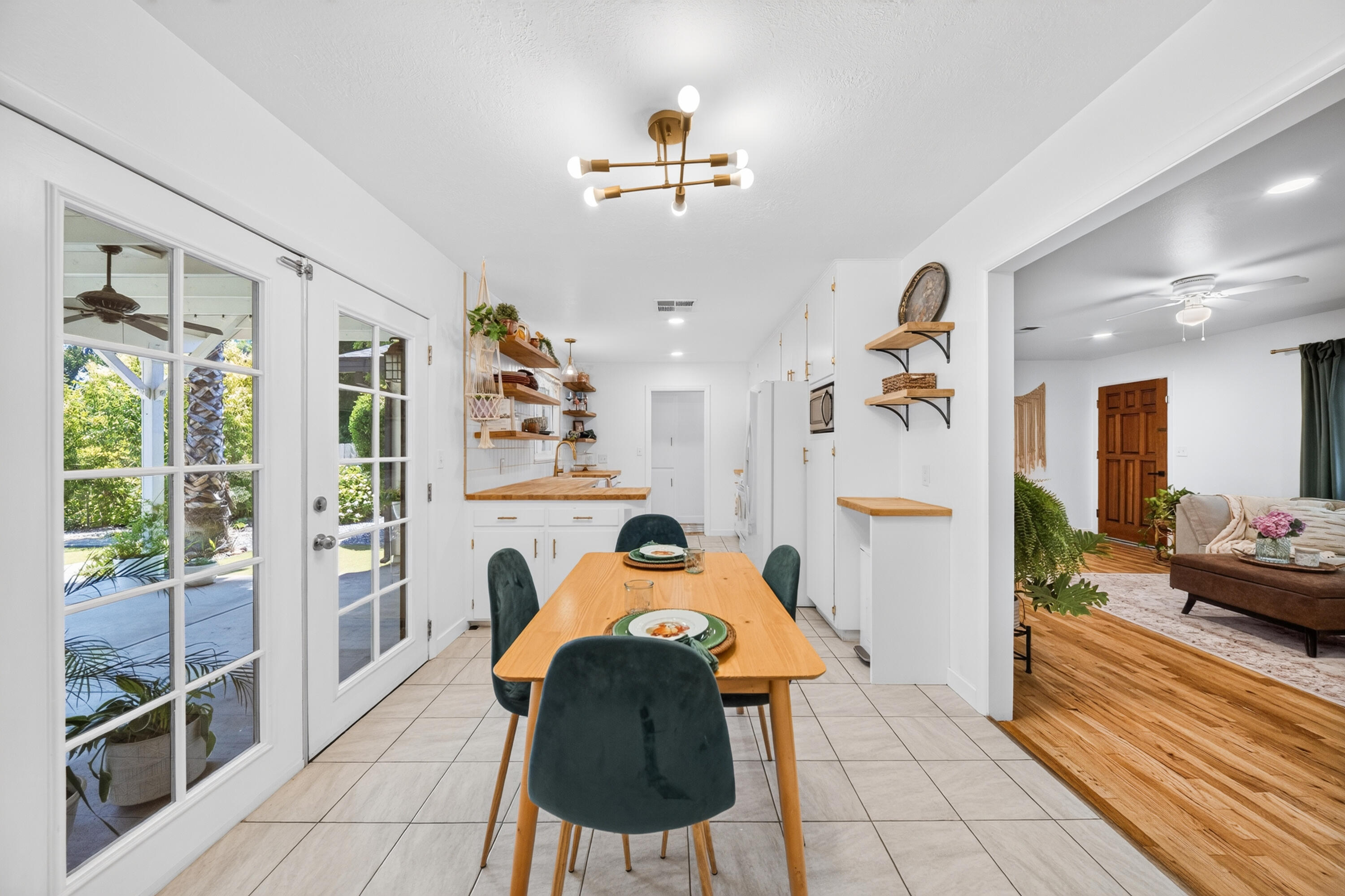 3061 Marmac Road Anderson, CA 96007 - Photo 9 of 45 Dining Area