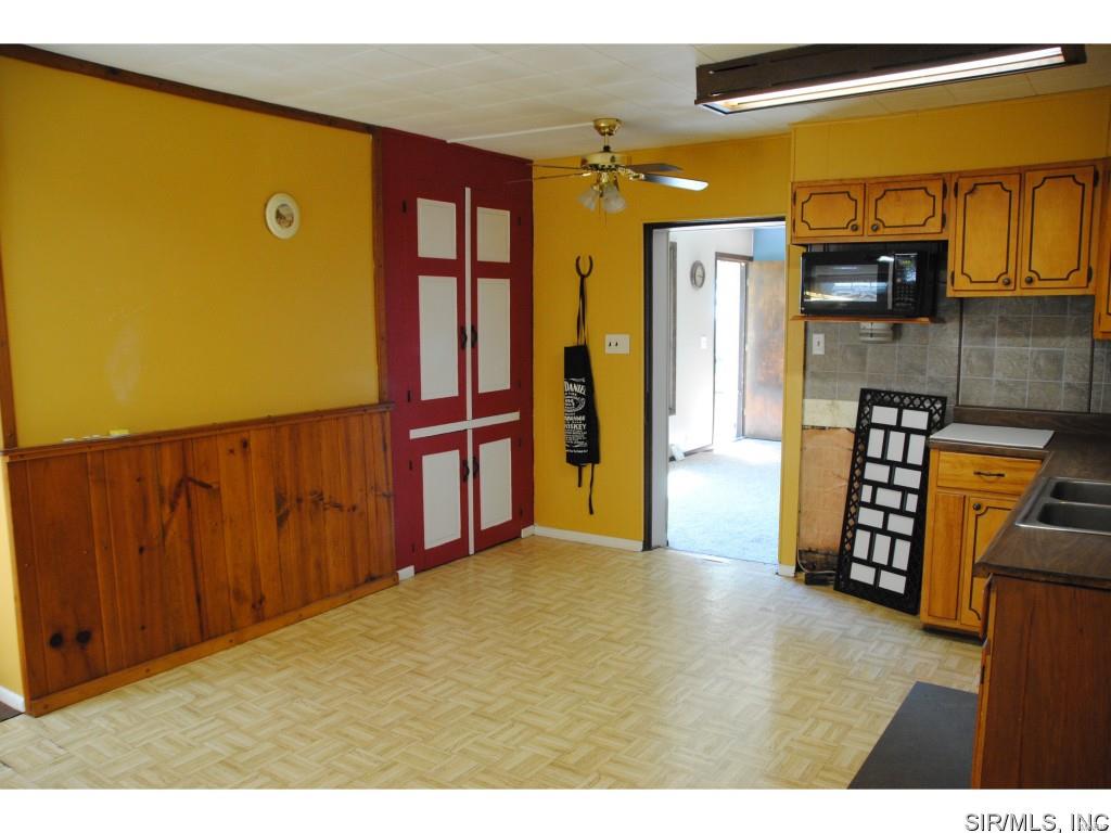8637 Highway 159 Dorsey, IL 62021 - Photo 13 of 23 Gallery Image 13