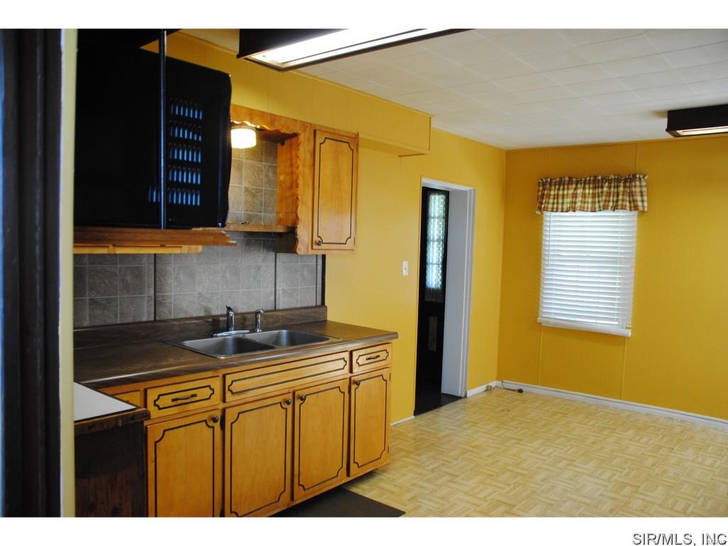 8637 Highway 159 Dorsey, IL 62021 - Photo 15 of 23 Gallery Image 15