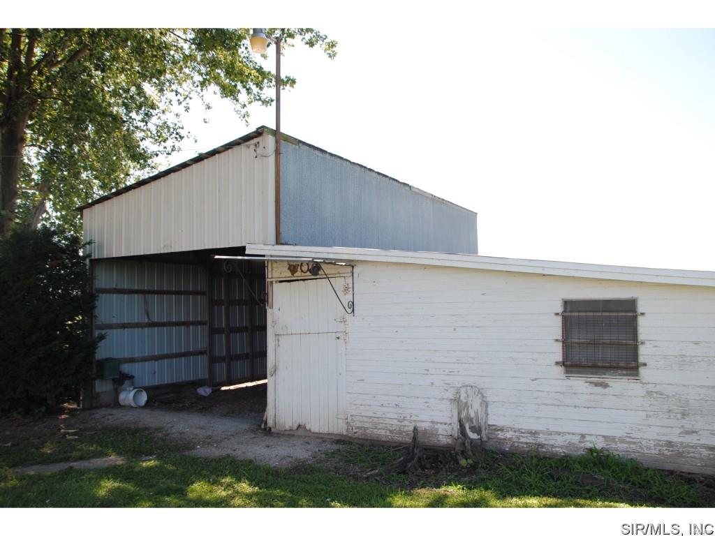8637 Highway 159 Dorsey, IL 62021 - Photo 6 of 23 Gallery Image 6
