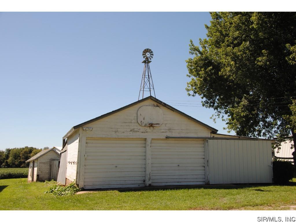 8637 Highway 159 Dorsey, IL 62021 - Photo 8 of 23 Gallery Image 8