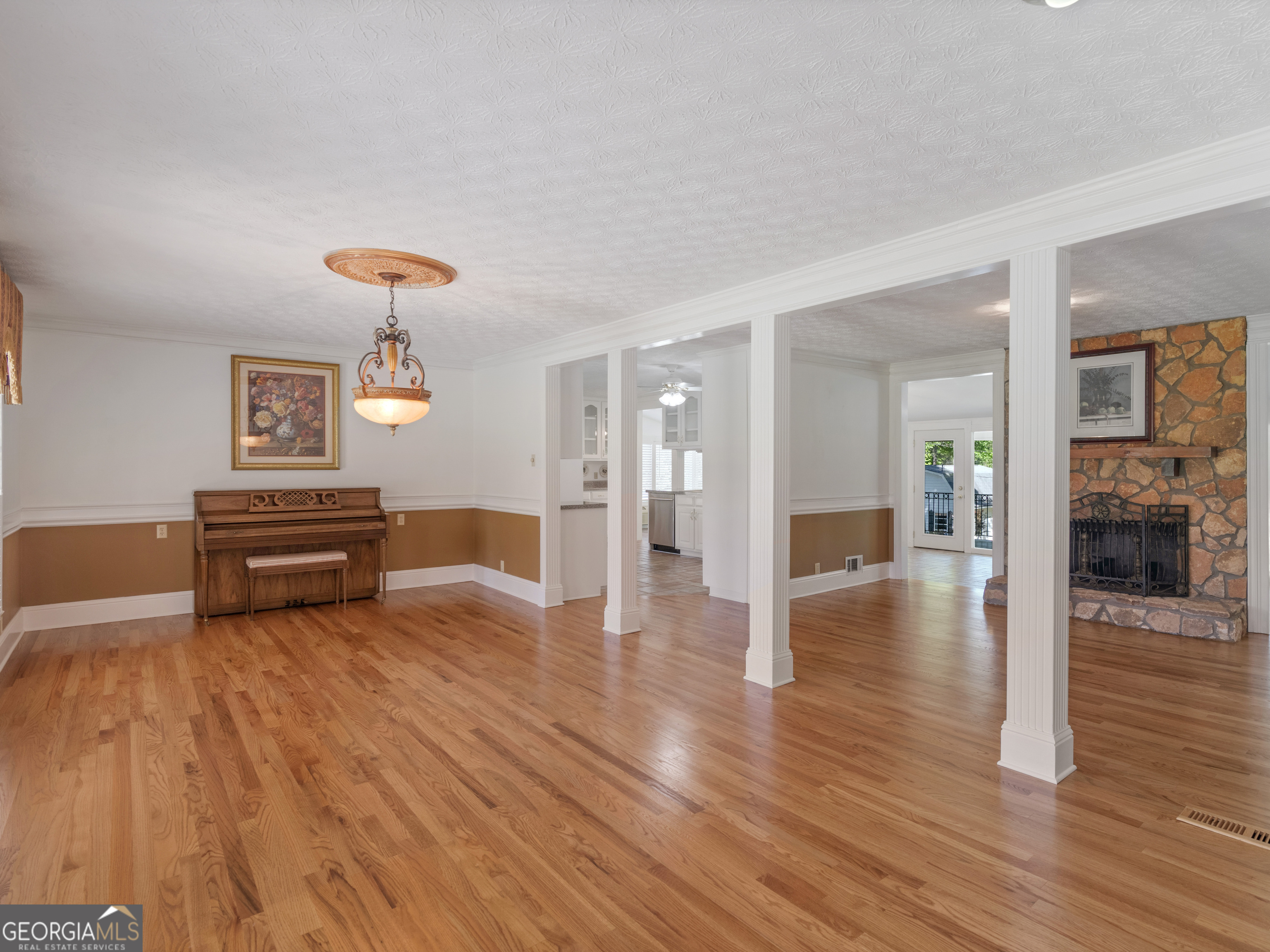 723 Goza Road Fayetteville, GA 30215 - Photo 2 of 44