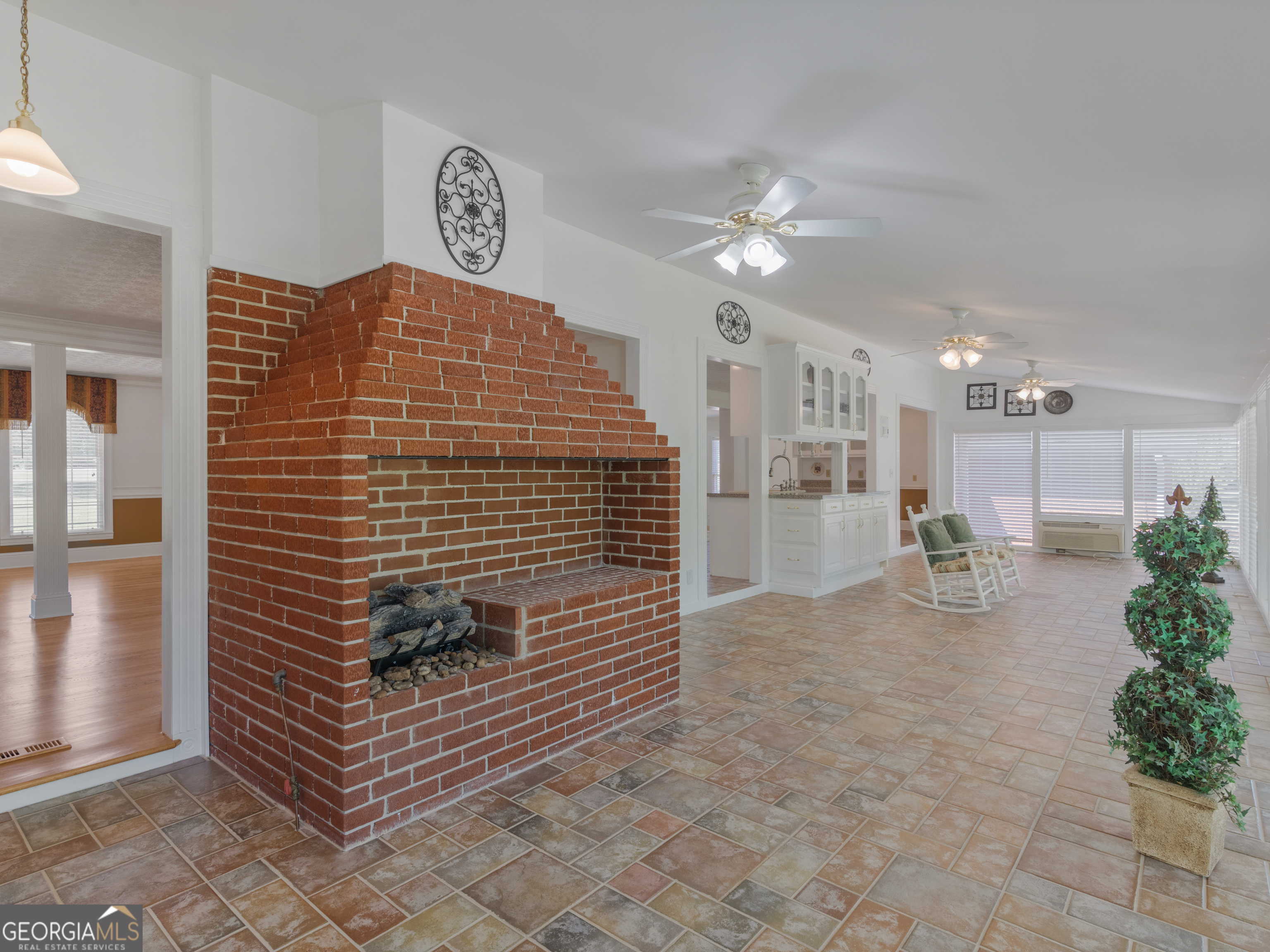 723 Goza Road Fayetteville, GA 30215 - Photo 6 of 44