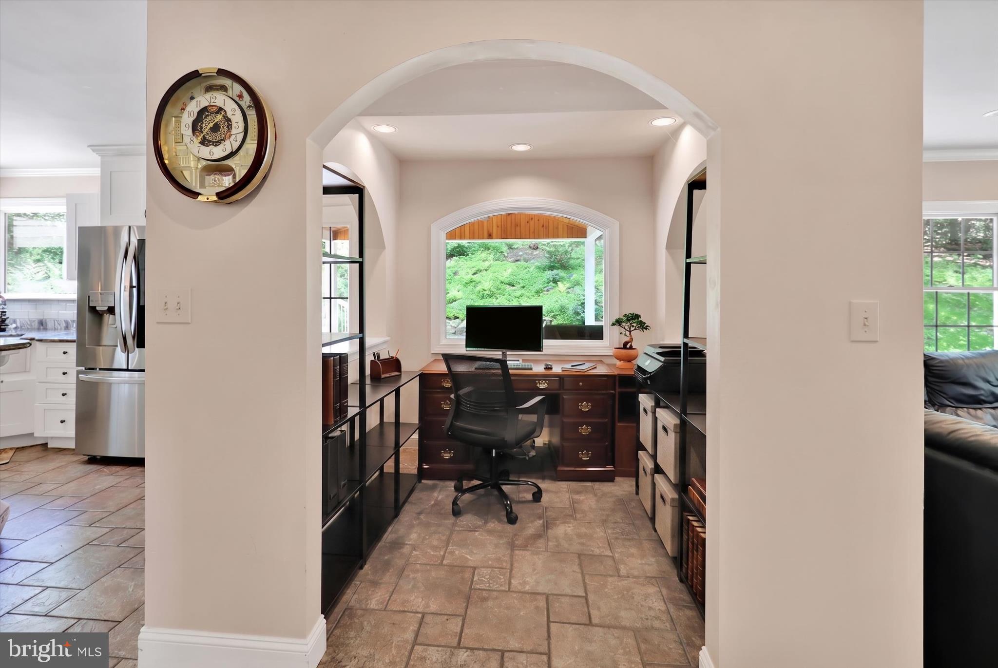 713 Old Fritztown Road Reading, PA 19608 - Photo 15 of 45 Work from home in style