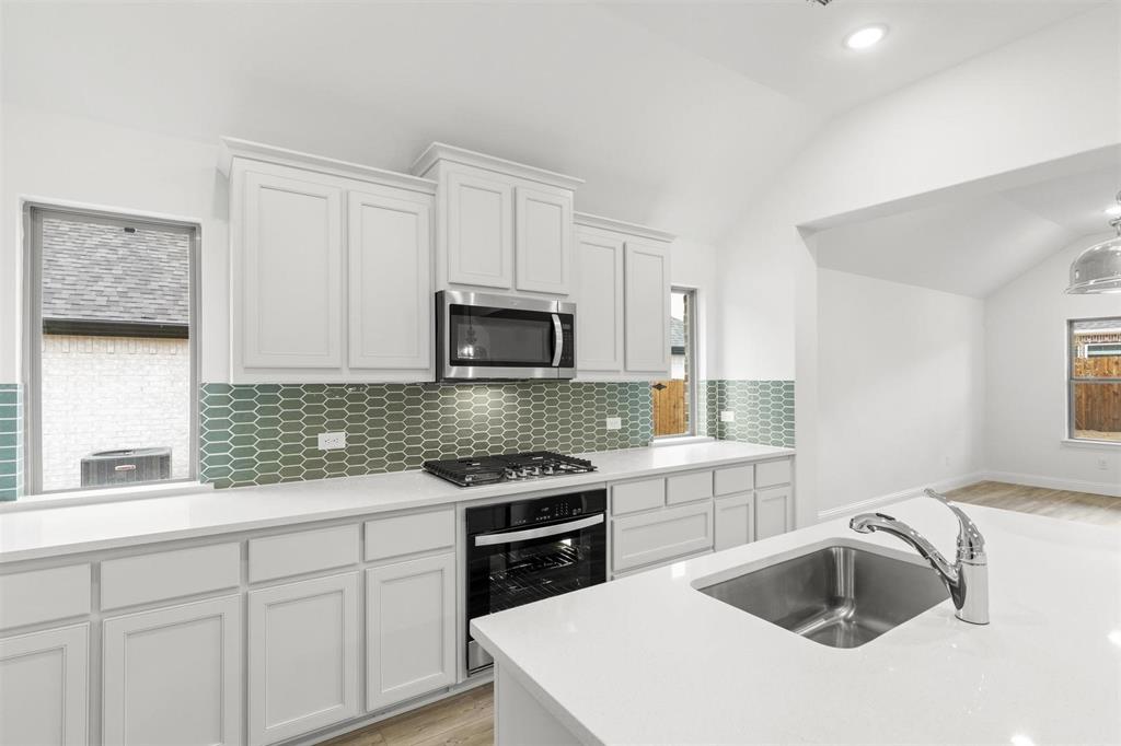 805 Trinity Street Van Alstyne, TX 75495 - Photo 5 of 17 Southlake_Representative Photo_05