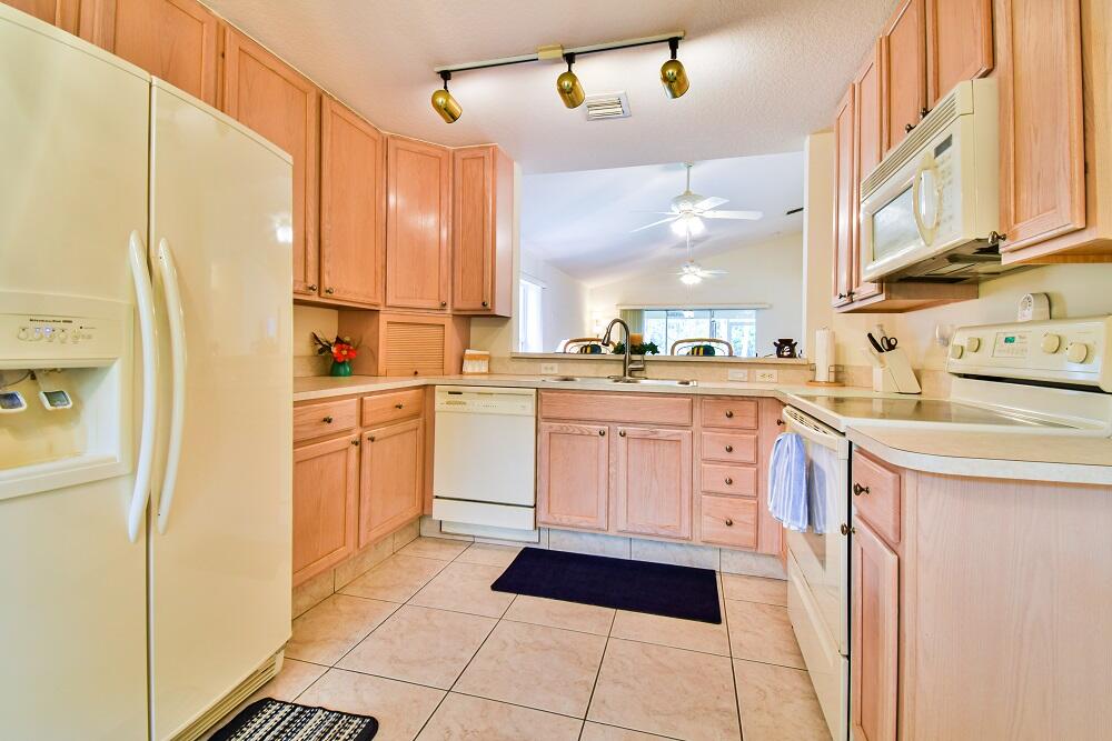 5104 Elpine Way Riviera Beach, FL 33418 - Photo 4 of 23 DSC_0305