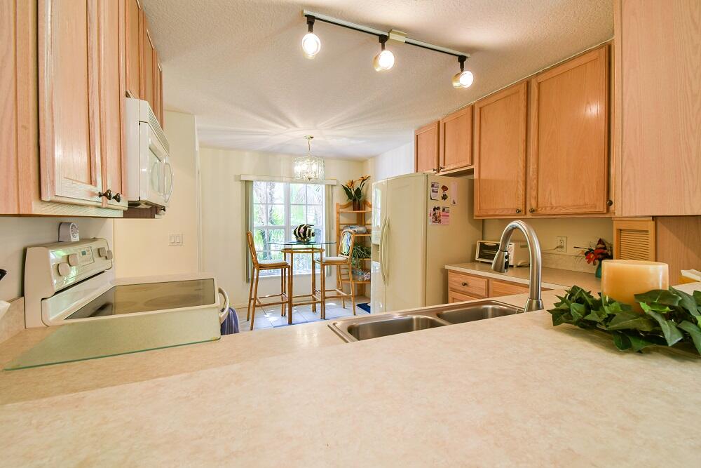 5104 Elpine Way Riviera Beach, FL 33418 - Photo 6 of 23 DSC_0308