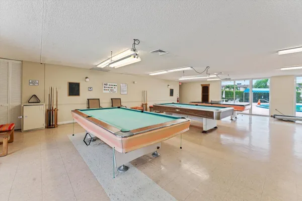 $1,900 | 719 Lori Drive, Unit 204, Palm Springs, FL 33461