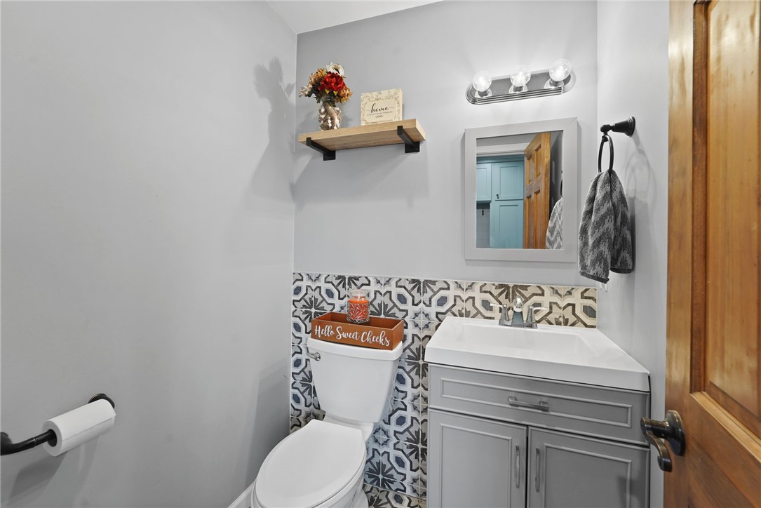 136 Vargo Road Horseheads, NY 14845 - Photo 14 of 38 1/2 Bathroom