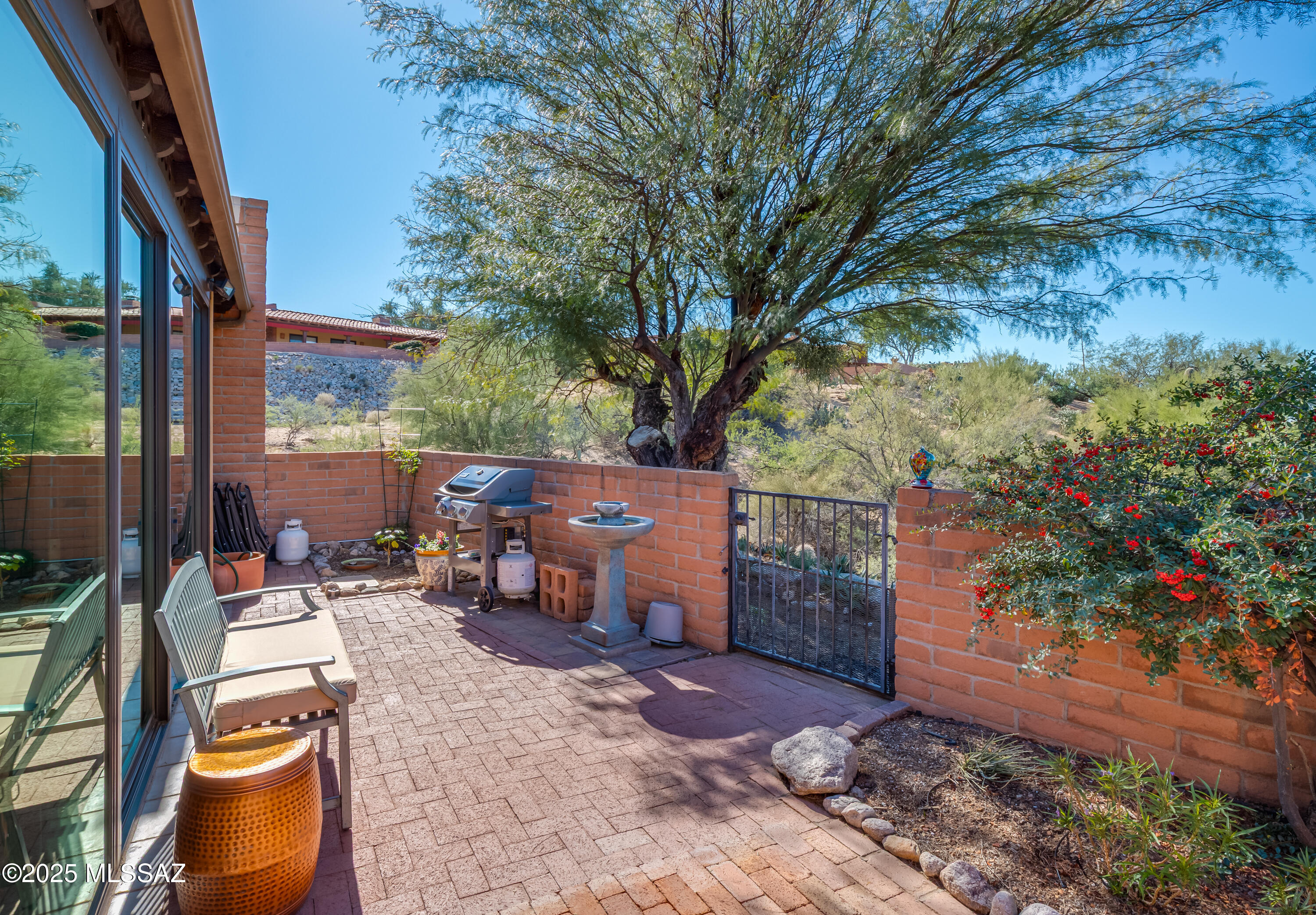 8665 North Coral Ridge Loop Tucson, AZ 85704 - Photo 27 of 38