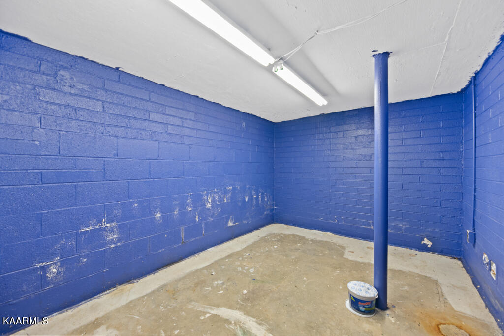 107 Rand Circle Oak Ridge, TN 37830 - Photo 23 of 27 Storm Shelter/Storage
