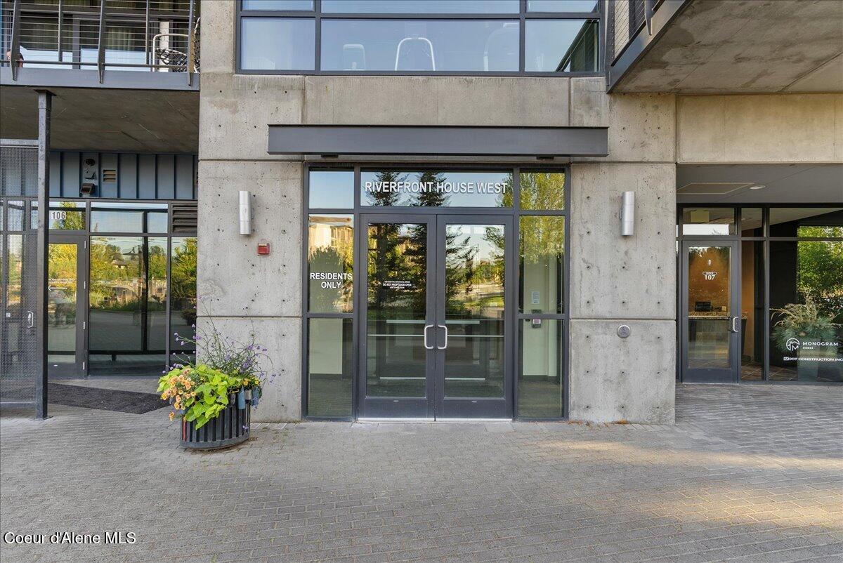 1950 Bellerive Lane, Unit 310 Coeur D'Alene, ID 83814 - Photo 38 of 48 Front entry